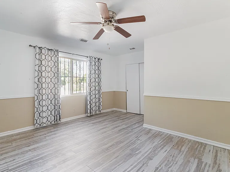 2812 San Pedro Dr NE — Photo 17