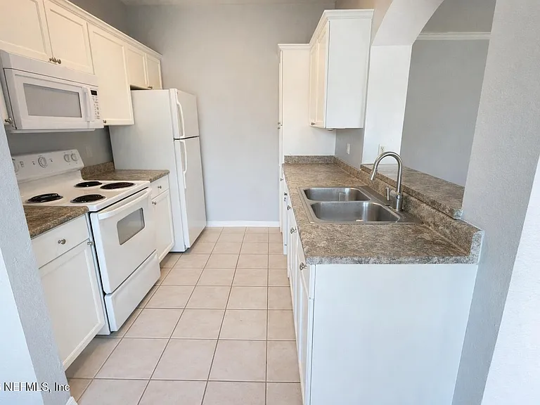 10961 Burnt Mill Rd #225 — Photo 2