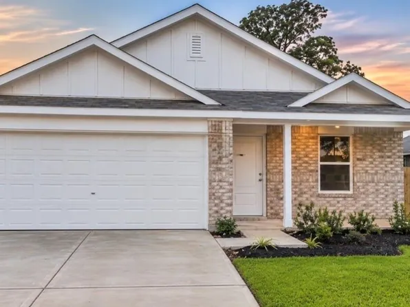 448 Shoreview Dr, Conroe, TX 77303