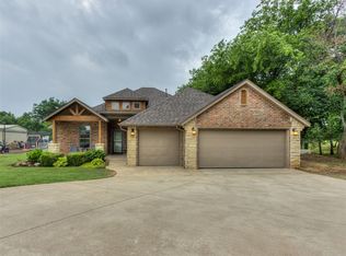 501 Arrowhead Dr, Tuttle, OK 73089