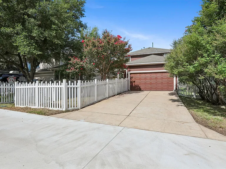 1001 Monadale Trl — Photo 32