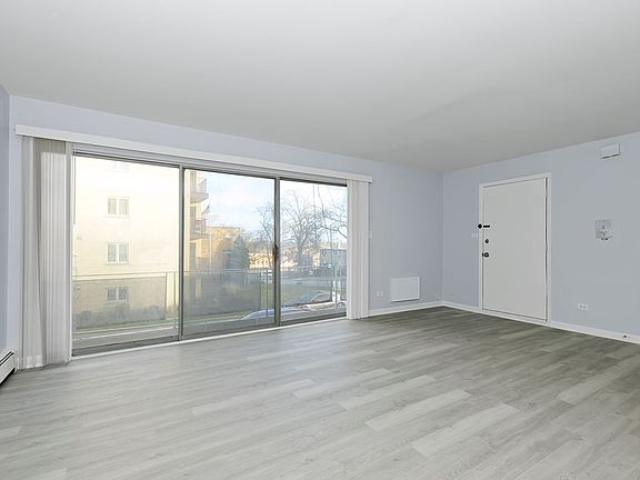 5th image of 2040 W 111th St #2C