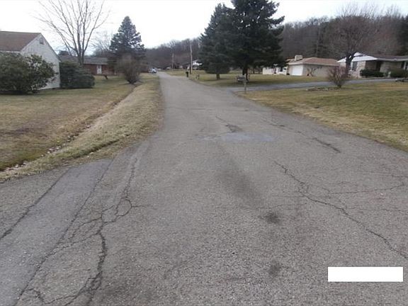 4th image of 1709 Maple Ave