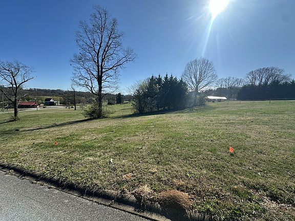 3rd image of 107 Uphill Dr
