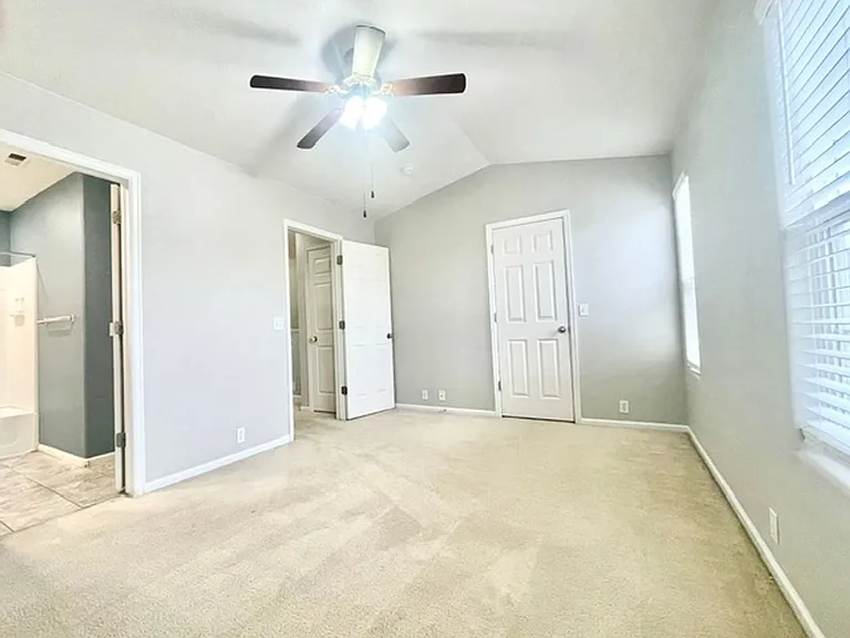 2146 Creekridge Point — Photo 11