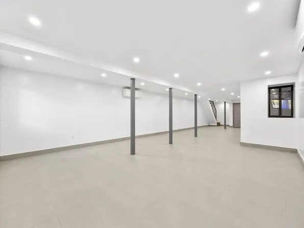 1733 Grove Street image 11 of 17