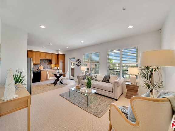 3rd image of 6020 Seabluff Dr Unit 438