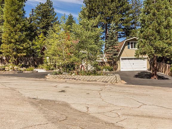 U Shaped pull-thru driveway