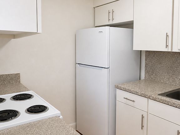 2nd image of 1303 8th St #1