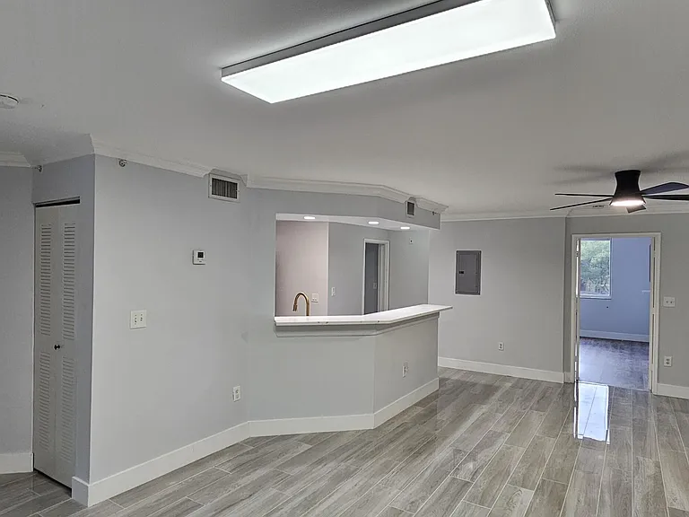 400 Scotia Dr #203 — Photo 42