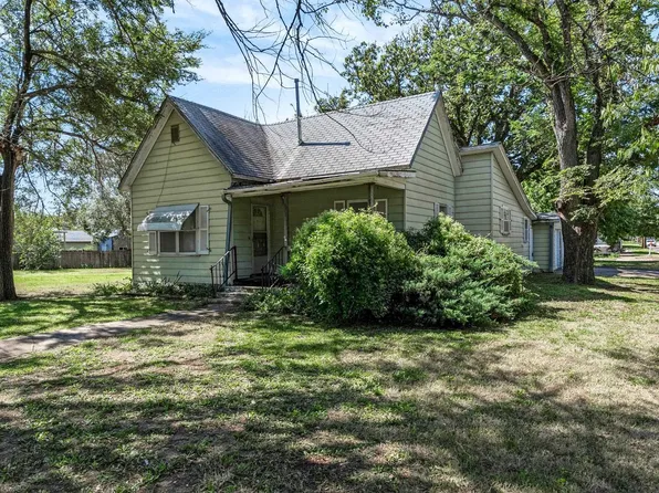 404 S H St, Wellington, KS 67152