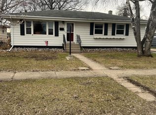 515 22nd Ave S, Grand Forks, ND 58201