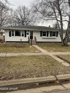 515 22nd Ave S, Grand Forks, ND, 58201