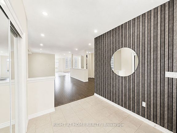 4th image of 8 Pearl St