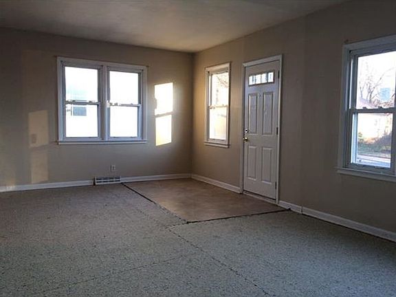 3rd image of 1807 Edmond St