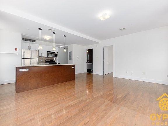 2nd image of 176 Scholes St APT 1A