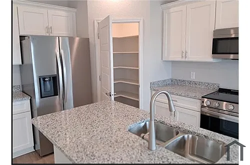 7134 Magnolia Crk #101 Photo 1