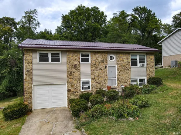 315 N Chandler Dr, Ellettsville, IN 47429