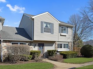 19 Le Jardin Ct, Buffalo Grove, IL 60089