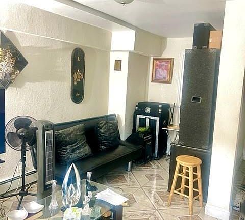4th image of 3231 Grace Avenue