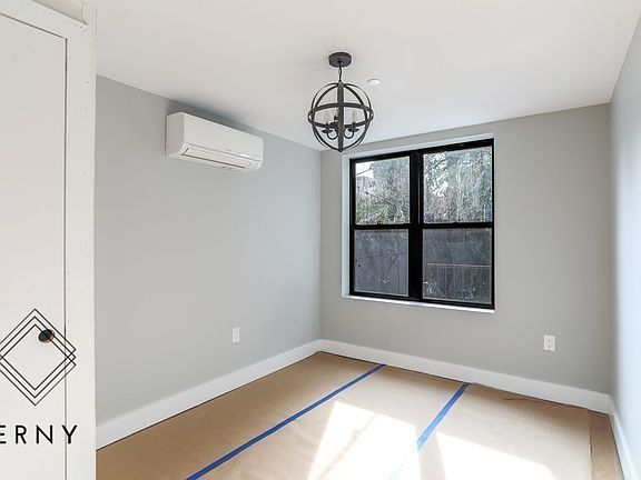 4th image of 974 Gates Ave #4B
