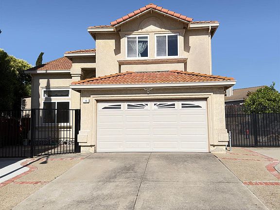 2nd image of 10 Live Oak Ct