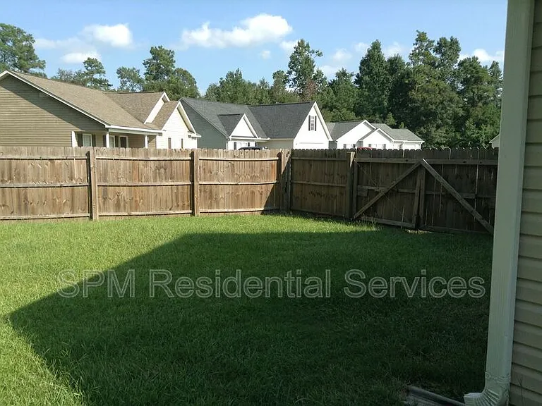 1798 Liz Ln NE — Photo 13