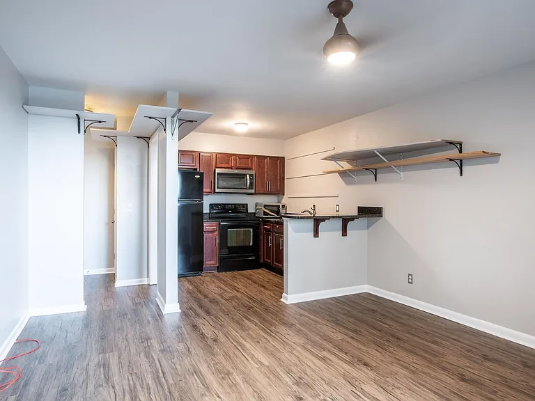 801 Inverness Ave #D4 — Photo 4