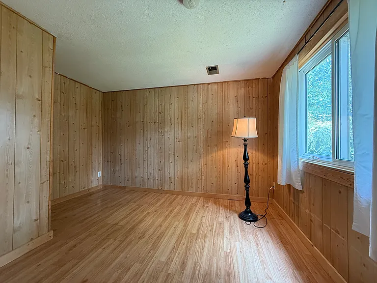 6592 Berkshire Ln N — Photo 18