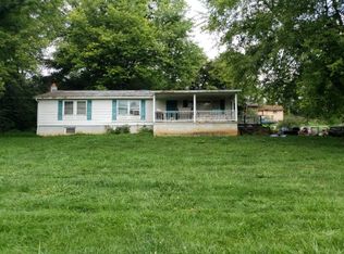 19 Lucas Ln, Martinsburg, WV 25403