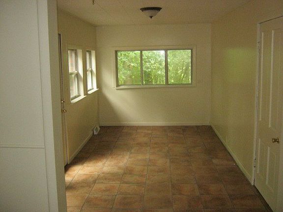 5th image of 137 Harvell Dr