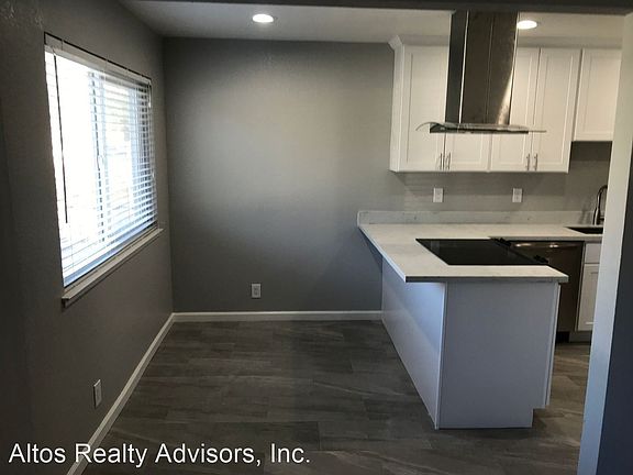 4th image of 182 N Murphy Ave #1