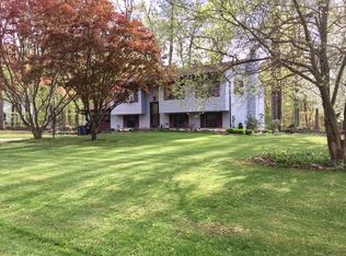 15 Meadow Rd, New Paltz, NY 12561