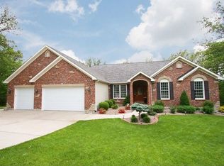 14 Forest Lake Dr, Wright City, MO 63390