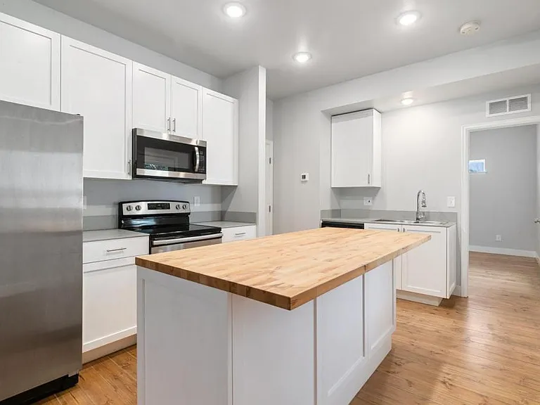 4070 Sveta Ln — Photo 10