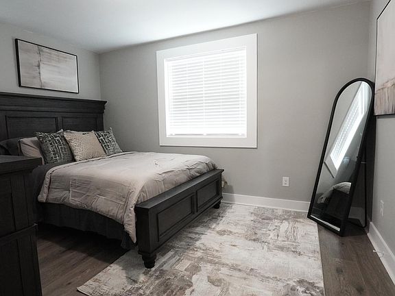 5th image of 2115 College St #2115
