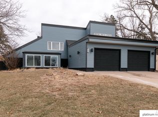 1032 Skyline Dr, Fremont, NE 68025