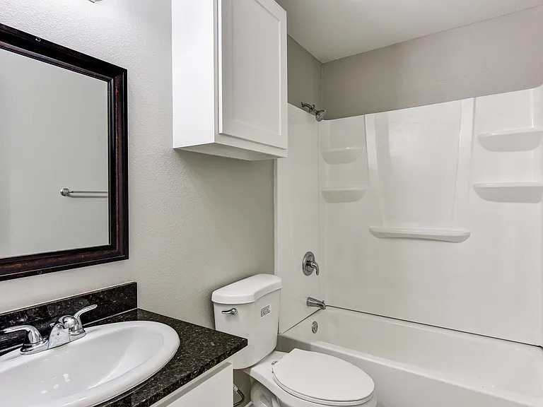 Bay Shore Apartments — Photo 18