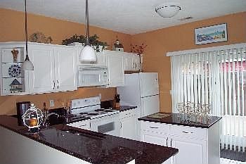 4th image of 414 Quaker St APT 2