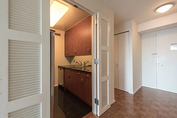 Rented by Solow Realty | media 15