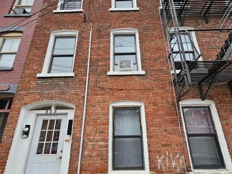 185 Renwick St — Photo 1