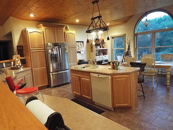 5th image of 221 Sourwood Ln