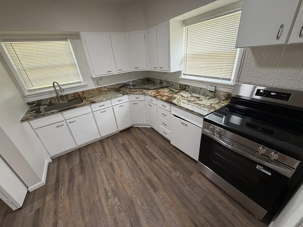 401 S Scraper St — Photo 2