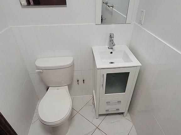 4th image of 2156 2nd Ave #4NO