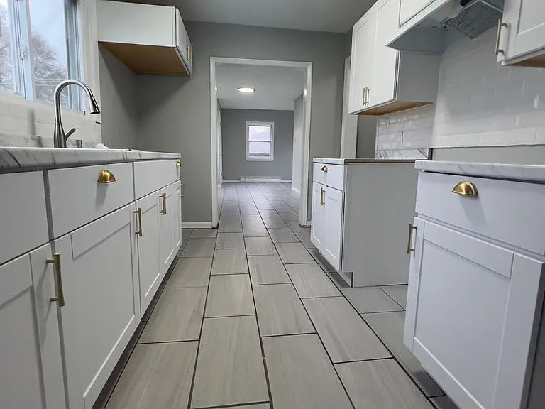 14027 S Mackinaw Ave — Photo 4