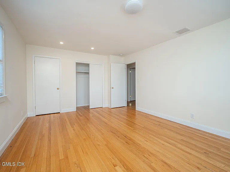 157 E Elm St #B — Photo 10