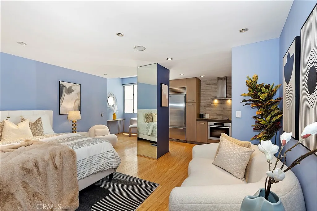 Studio, 492 sqft, $2,200 — Photo 1