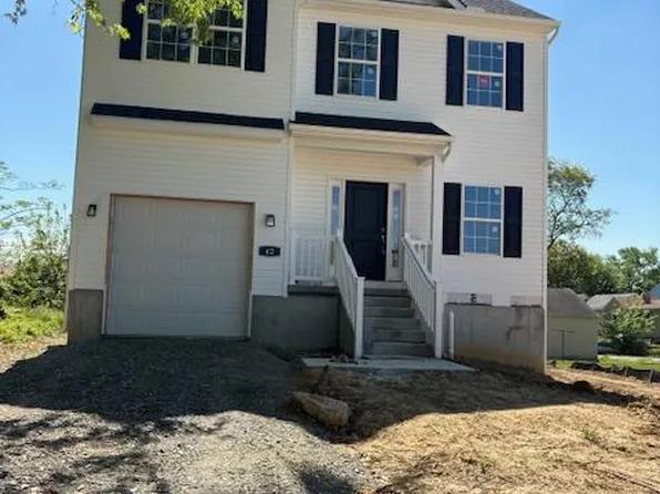 42 King Ave, New Castle, DE 19720