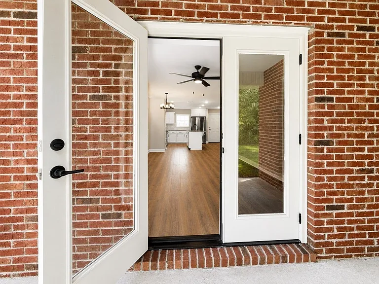 419 Madison Ave — Photo 34