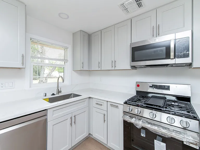 7539 Palmetto Ave #1 — Photo 13